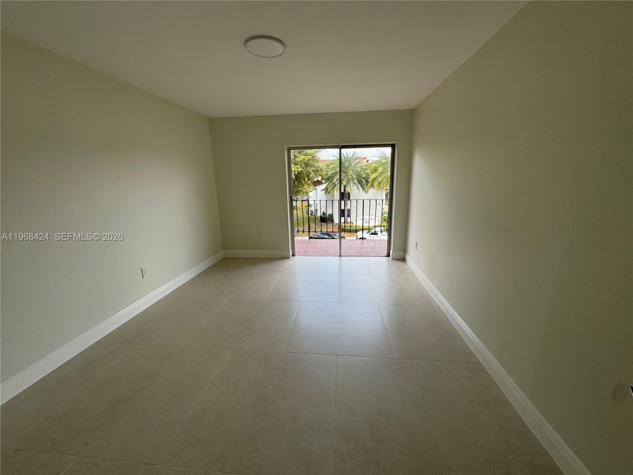 1900 W 54th St , Unit 219, Hialeah, FL 33012 Photo