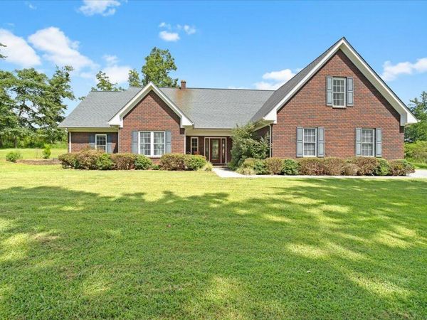 1530 Indian Springs LN, Moneta, VA 24121