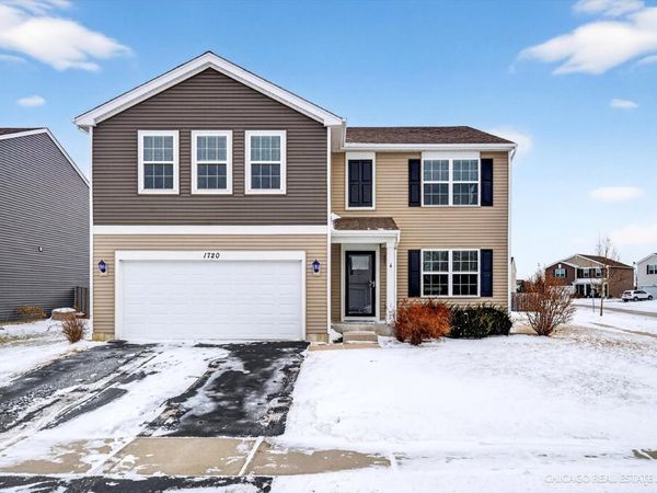 1720 Bayberry Lane, Pingree Grove, IL 60140