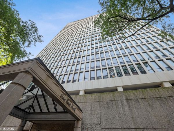 1 E Scott Street, Unit 1501, Chicago, IL 60610