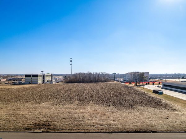 74XX Rock Valley Parkway, Loves Park, IL 61111