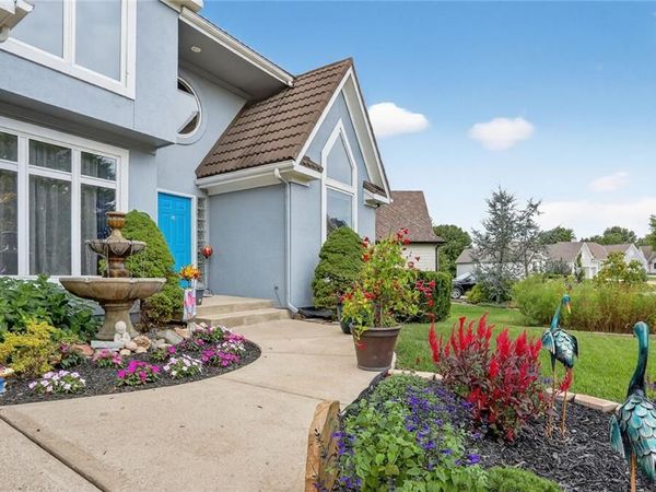 14226 S Shannan Lane, Olathe, KS 66062