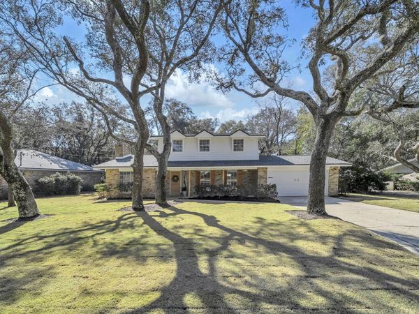 34 Hickory Avenue, Shalimar, FL 32579