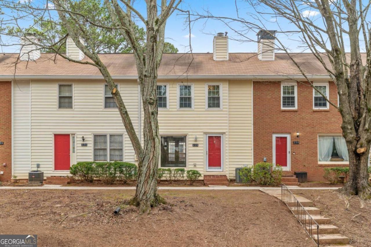 228 Chads Ford Way, Roswell, GA 30076 Main Photo