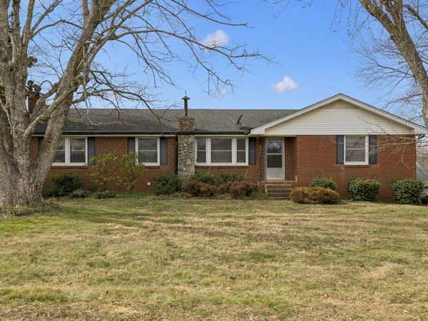 526 W Boiling Springs Rd , Portland, TN 37148