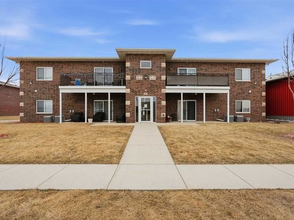 763 N Perkins St, Lone Tree, IA 52755