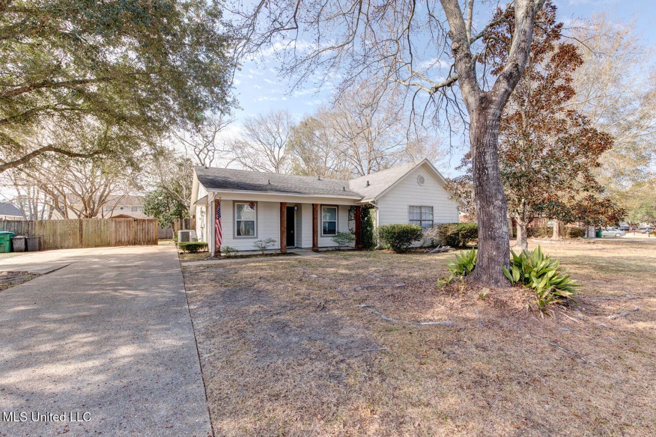 5401 Culeoka Drive, Ocean Springs, MS 39564 Main Photo