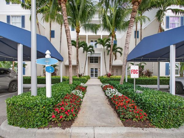 834 Bay Colony Drive S, Juno Beach, FL 33408