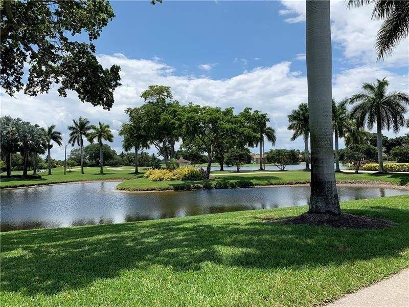 250 Jacaranda Drive, Unit 203, Plantation, FL 33324 Photo