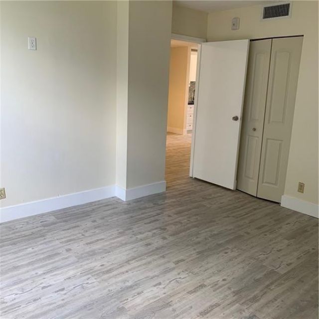 250 Jacaranda Drive, Unit 203, Plantation, FL 33324 Photo