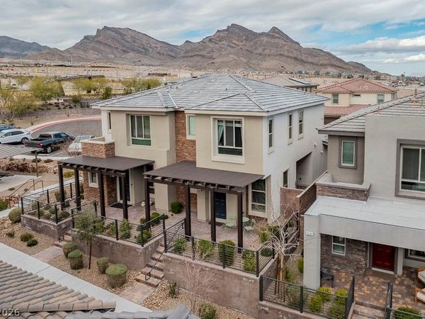 11715 Hamilton Lake Avenue, Las Vegas, NV 89138