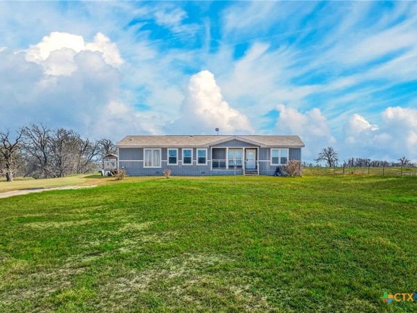 2041 County Road 240 , Gonzales, TX 78629