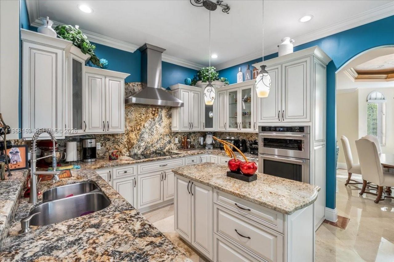 7851 NW 166th Ter, Miami Lakes, FL 33016 Photo