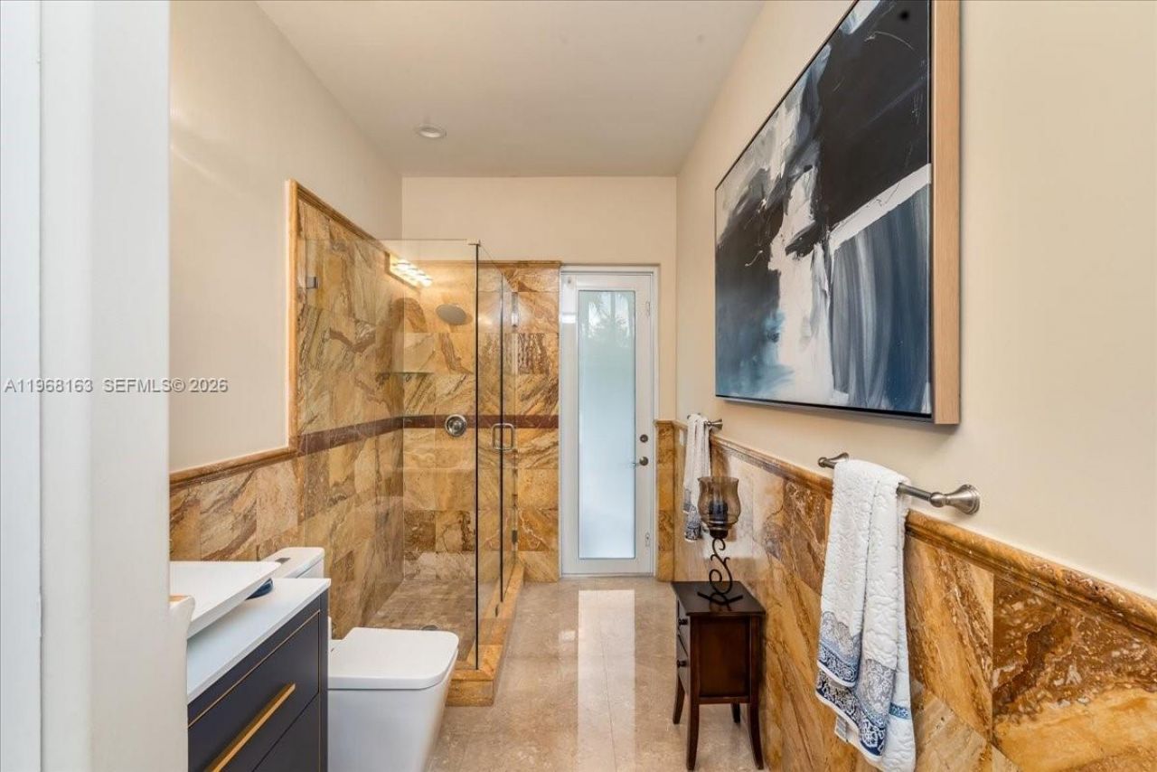 7851 NW 166th Ter, Miami Lakes, FL 33016 Photo