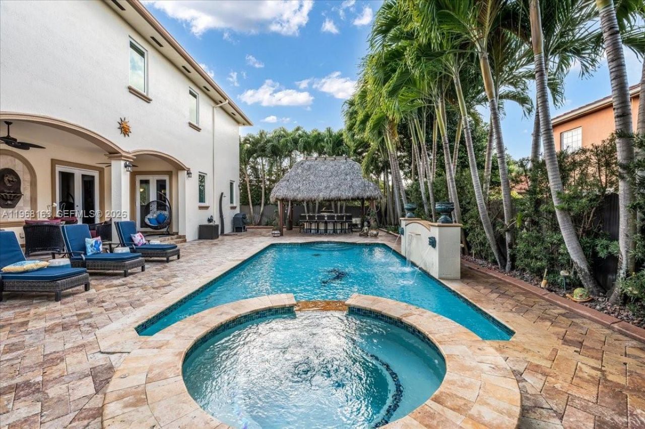 7851 NW 166th Ter, Miami Lakes, FL 33016 Photo