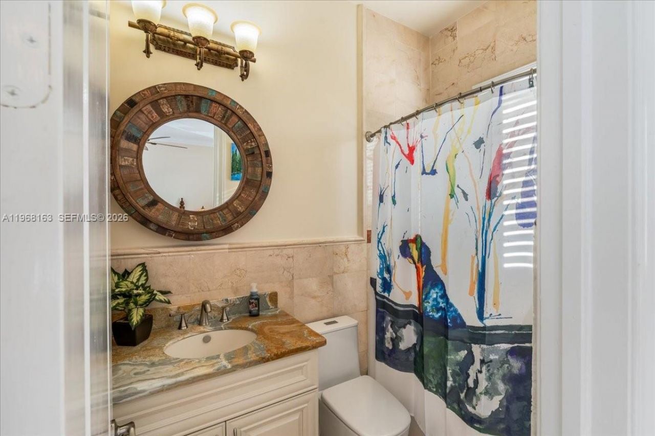 7851 NW 166th Ter, Miami Lakes, FL 33016 Photo