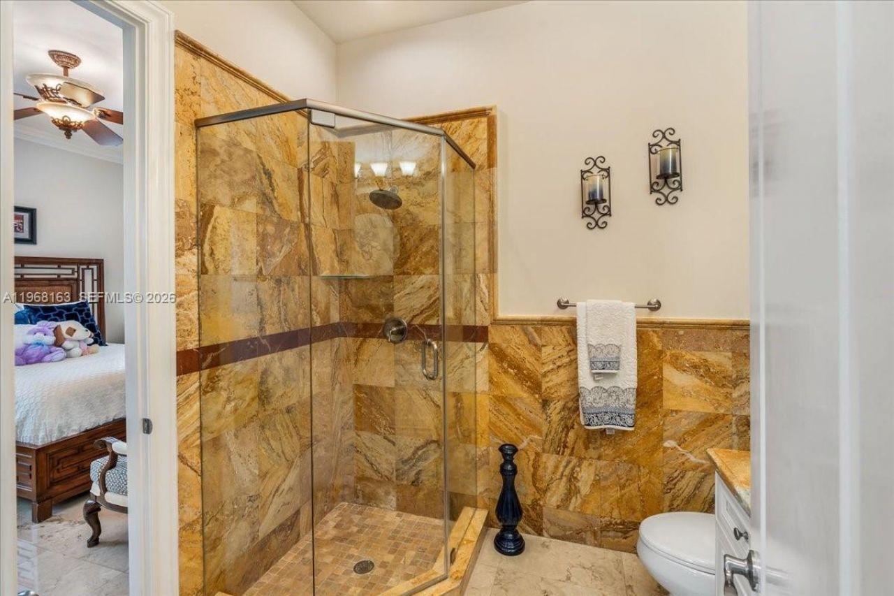 7851 NW 166th Ter, Miami Lakes, FL 33016 Photo