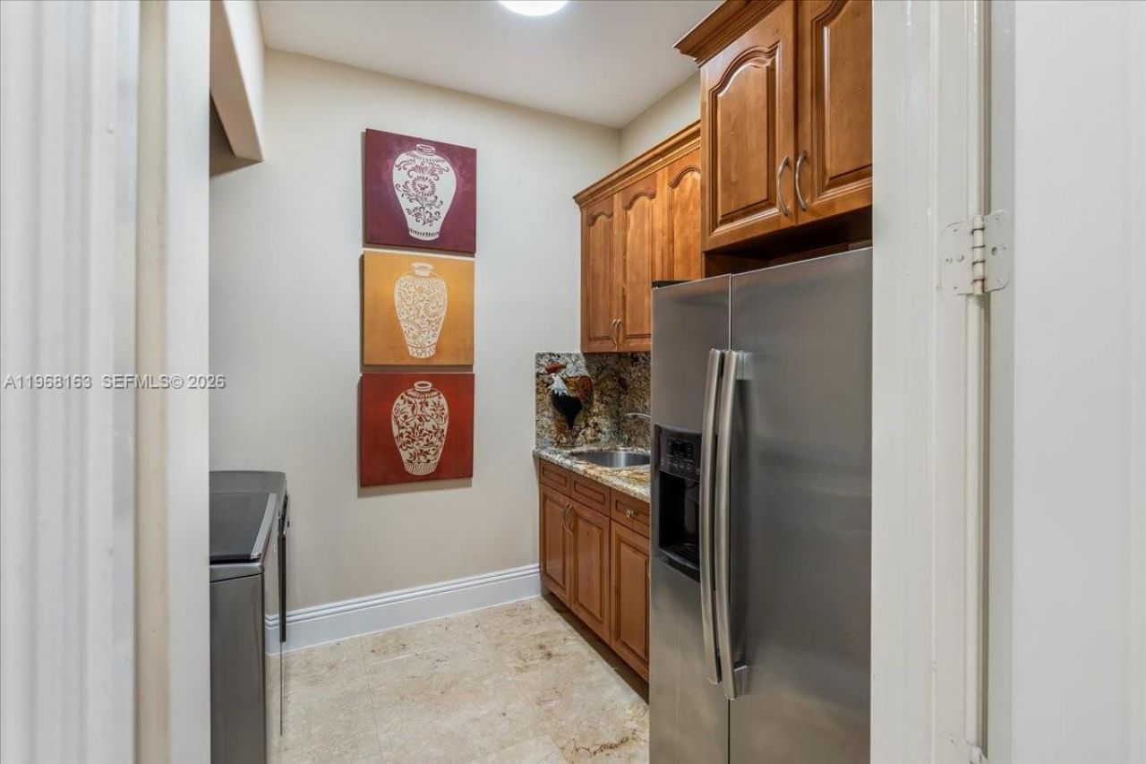 7851 NW 166th Ter, Miami Lakes, FL 33016 Photo