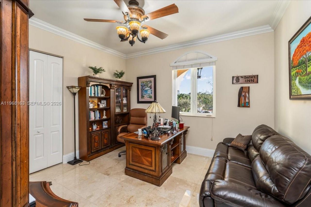 7851 NW 166th Ter, Miami Lakes, FL 33016 Photo