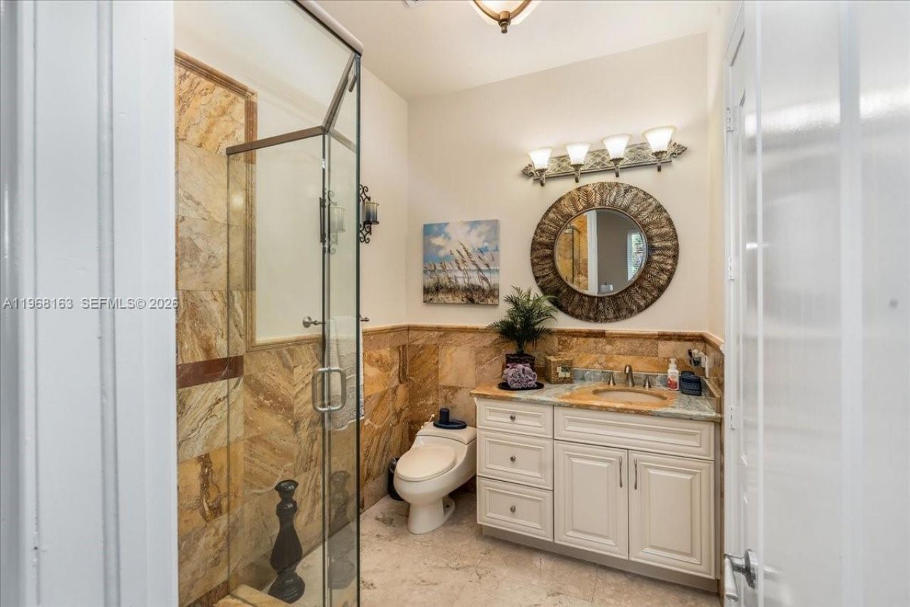 7851 NW 166th Ter, Miami Lakes, FL 33016 Photo