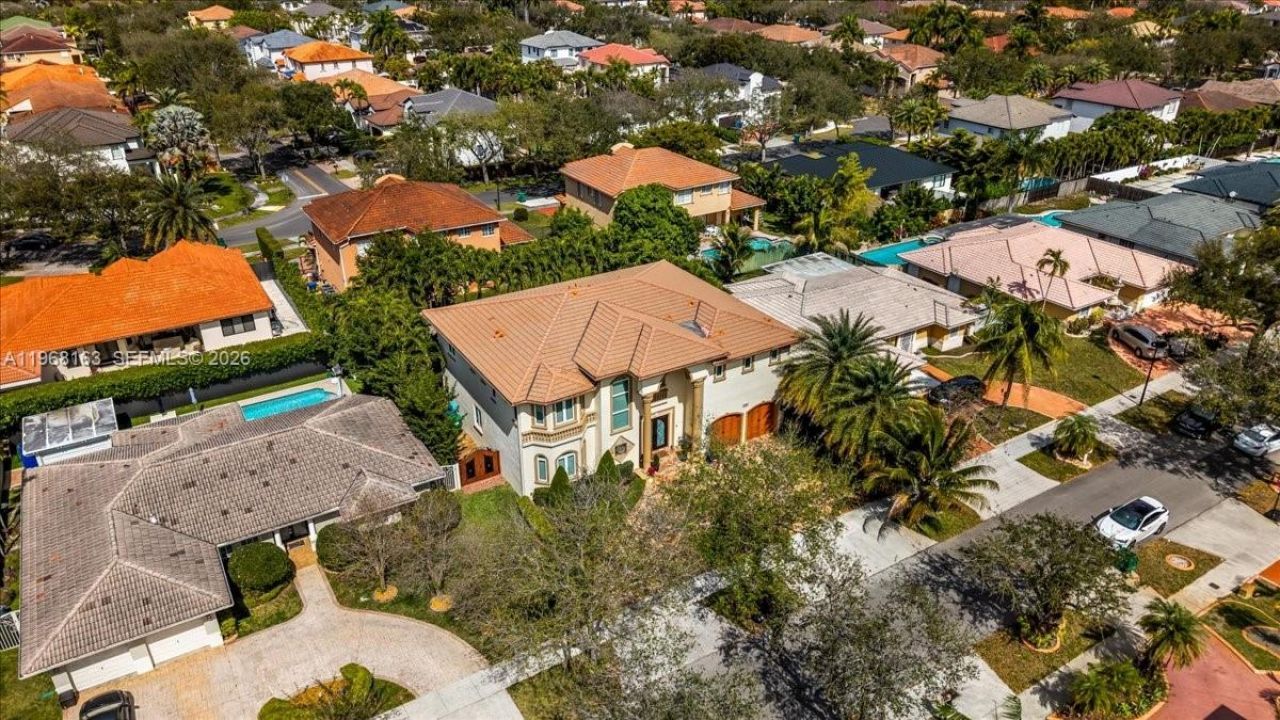 7851 NW 166th Ter, Miami Lakes, FL 33016 Photo