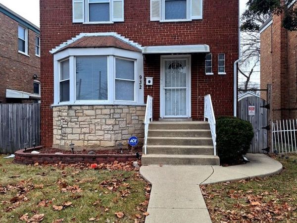 932 Bellwood Avenue, Bellwood, IL 60104