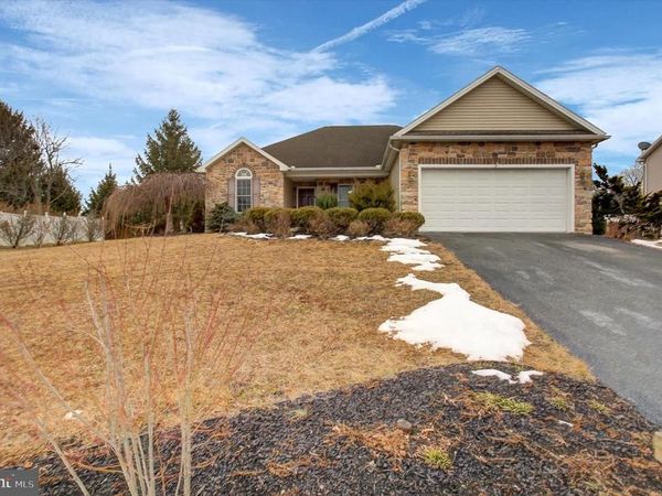 18 SIR WILLIAM DRIVE, NEWVILLE, PA 17241