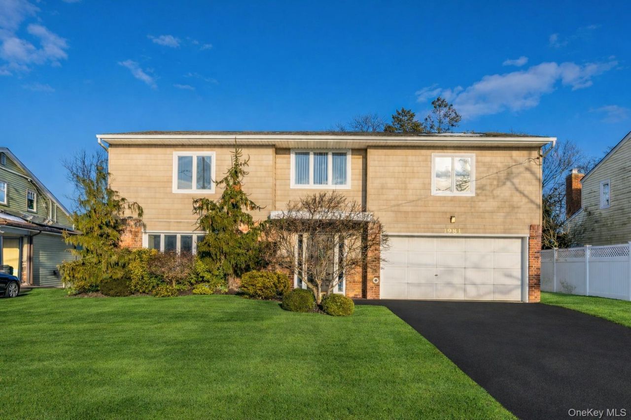 1981 Cynthia Lane, Merrick, NY 11566 Main Photo