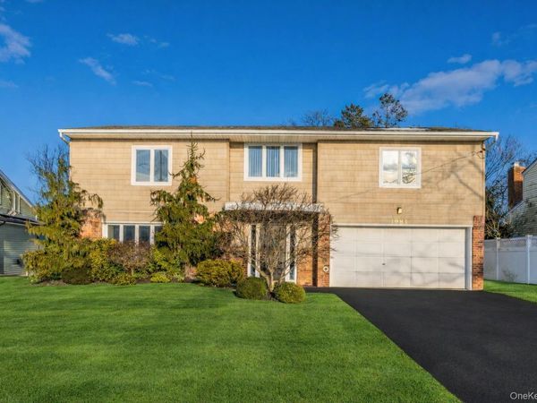 1981 Cynthia Lane, Merrick, NY 11566
