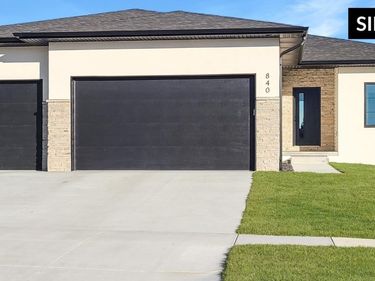 9515 S 81st Street, Lincoln, NE 68516