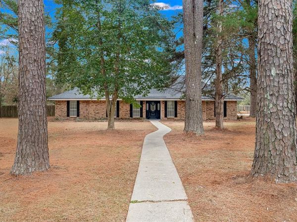 6885 N Park Drive , Shreveport, LA 71107