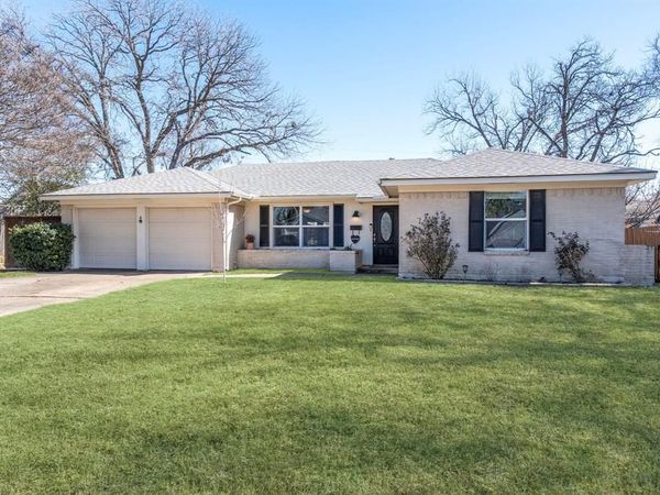 2890 Meadow Port Drive, Farmers Branch, TX 75234