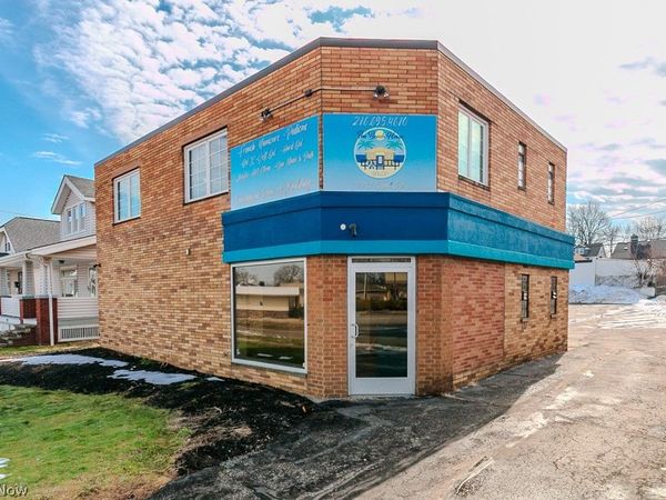 5393 Pearl Road, Parma, OH 44109