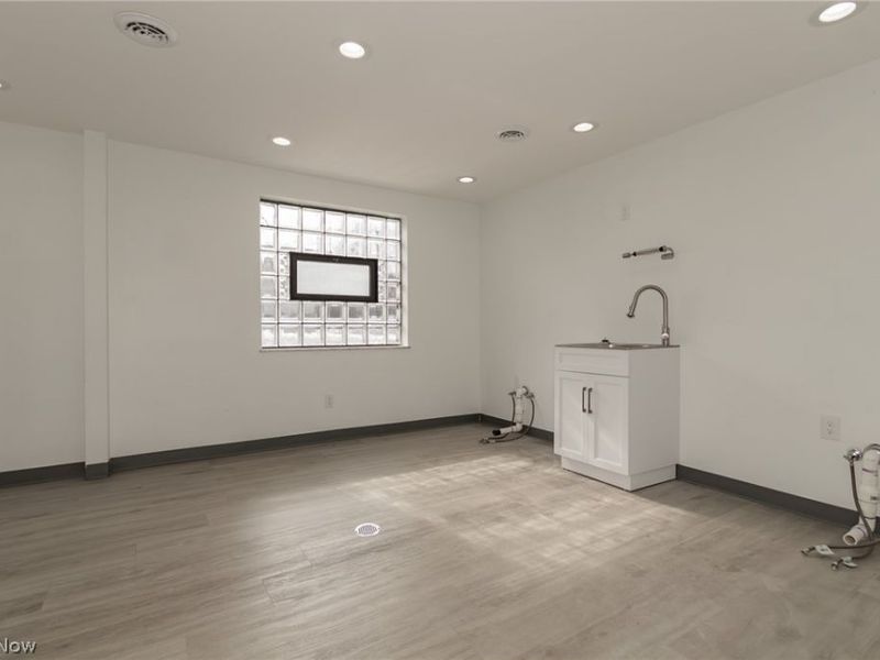 5393 Pearl Road, Parma, OH 44109 Photo 13