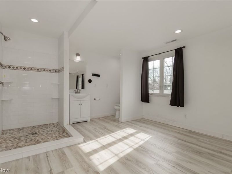 5393 Pearl Road, Parma, OH 44109 Photo 16