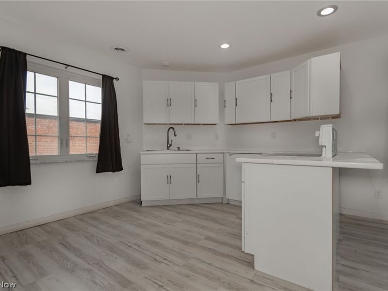 5393 Pearl Road, Parma, OH 44109 Photo 24