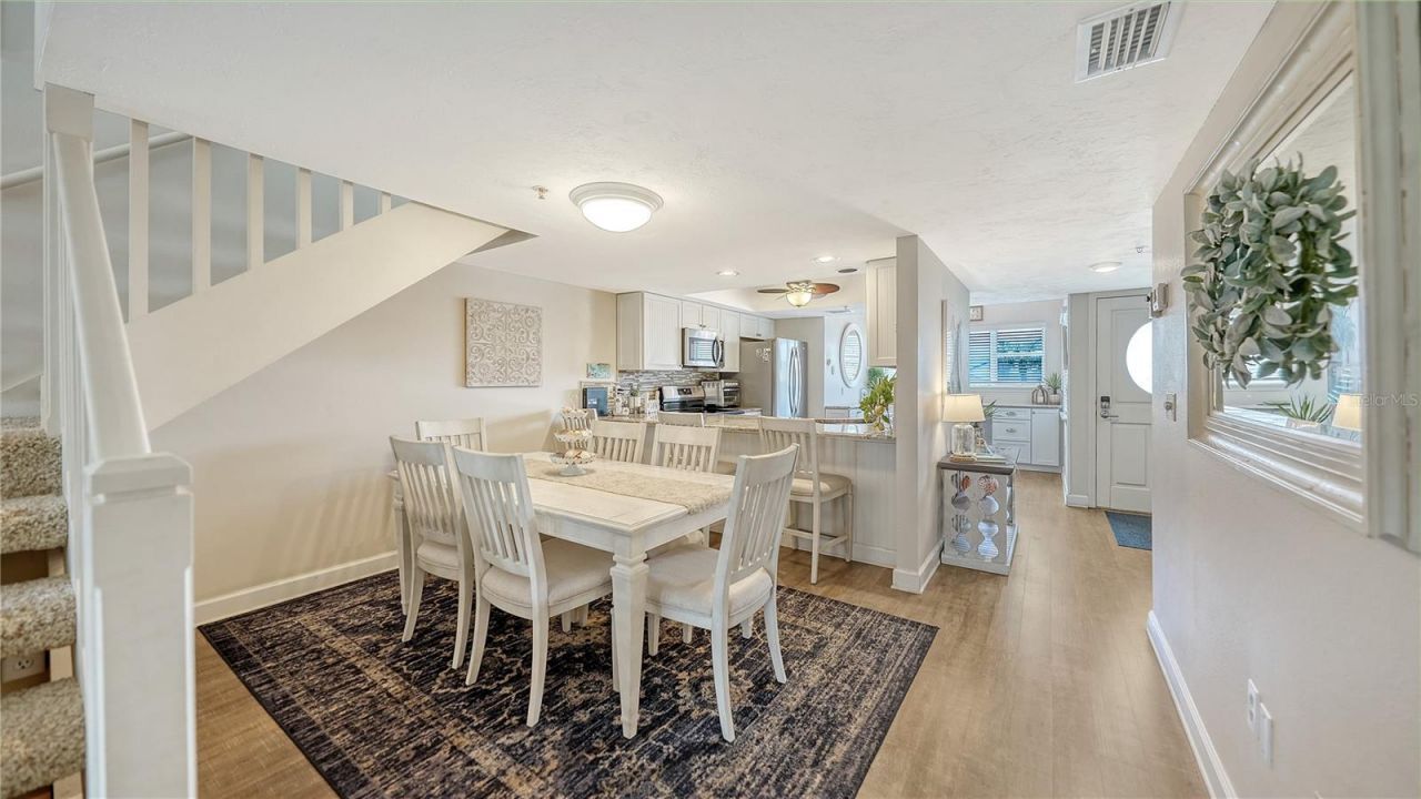 1350 Siesta Bayside Drive, Unit 1350B, Sarasota, FL 34242 Photo