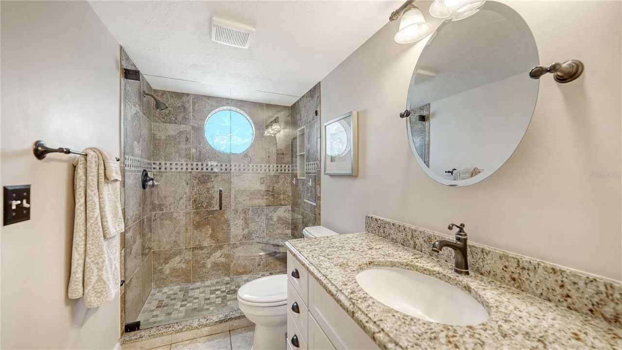 1350 Siesta Bayside Drive, Unit 1350B, Sarasota, FL 34242 Photo