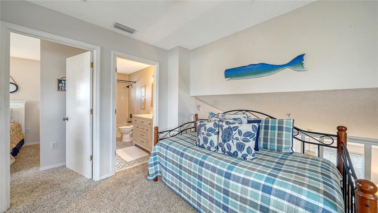 1350 Siesta Bayside Drive, Unit 1350B, Sarasota, FL 34242 Photo