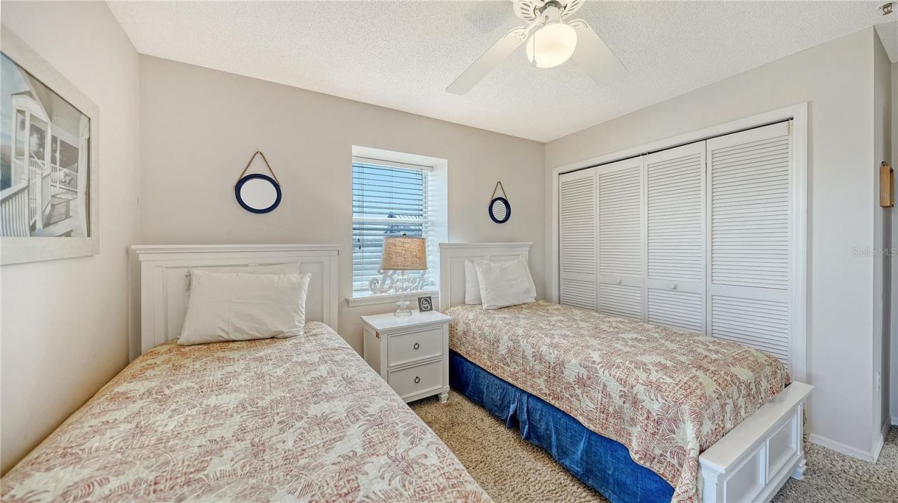 1350 Siesta Bayside Drive, Unit 1350B, Sarasota, FL 34242 Photo