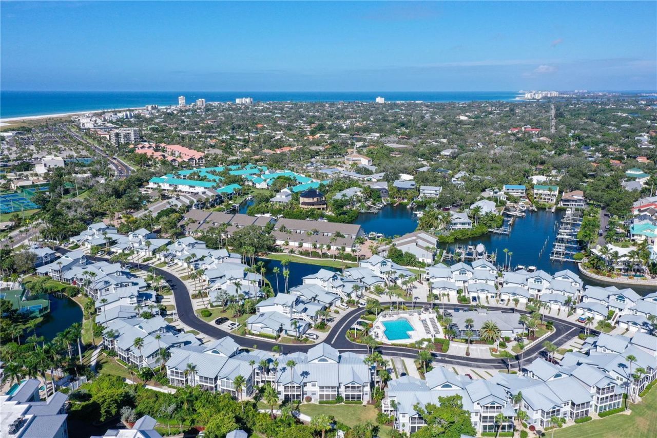 1350 Siesta Bayside Drive, Unit 1350B, Sarasota, FL 34242 Photo