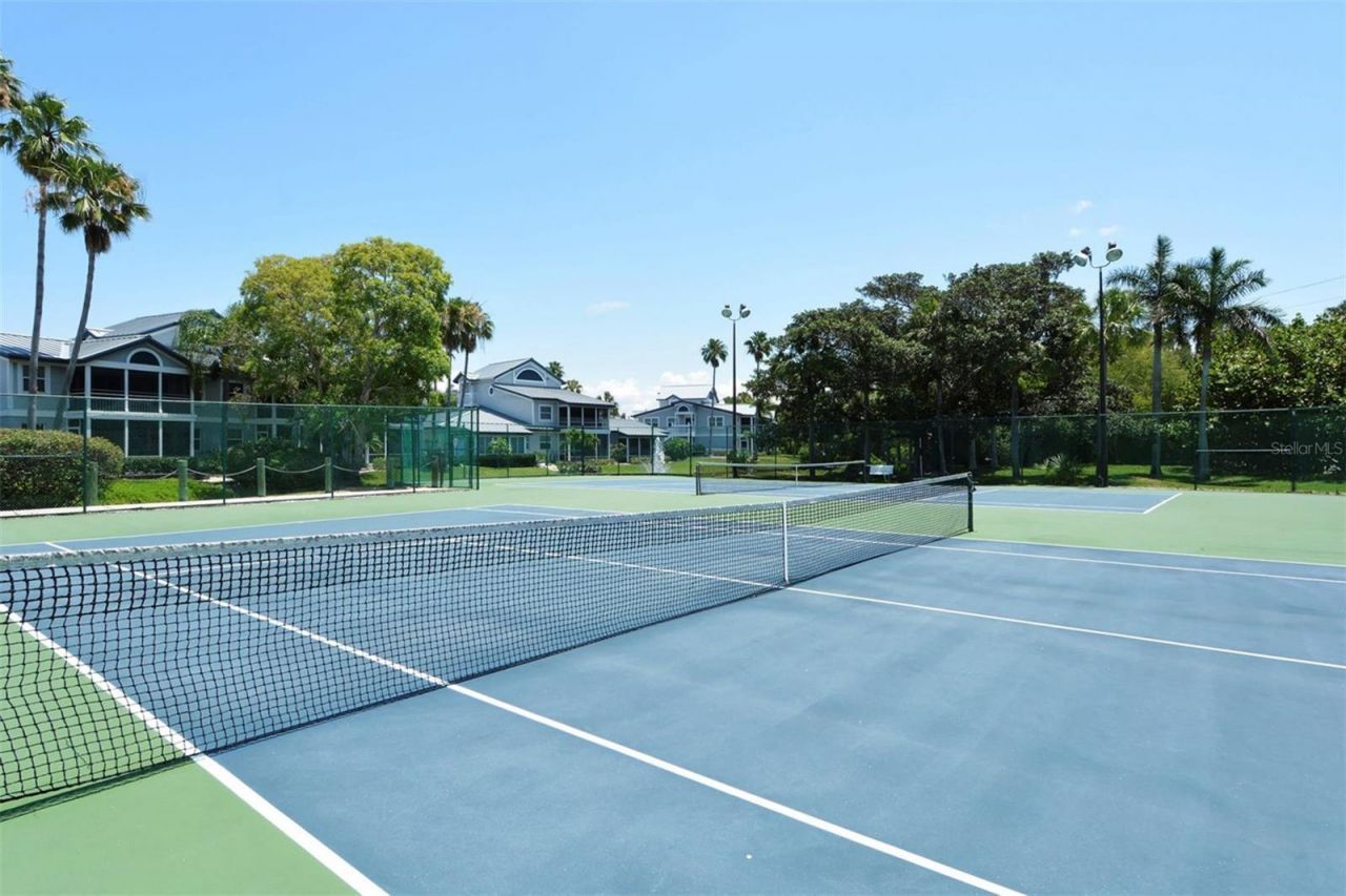 1350 Siesta Bayside Drive, Unit 1350B, Sarasota, FL 34242 Photo