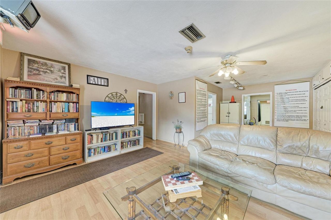 1205 44th Avenue E, Bradenton, FL 34203 Photo