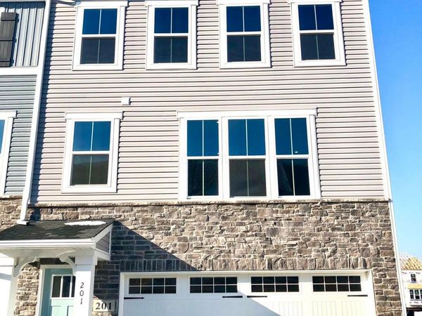 201 Via Veneto, Delaware, OH 43015