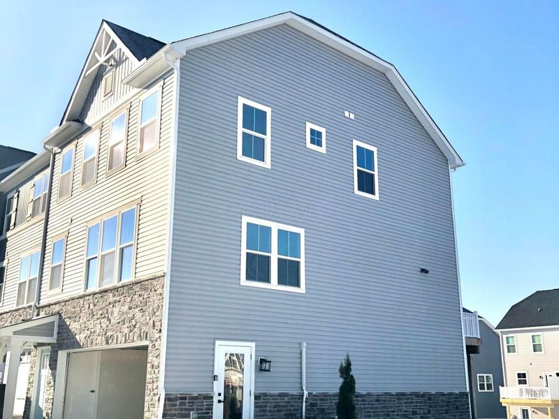 201 Via Veneto, Delaware, OH 43015 Photo 3