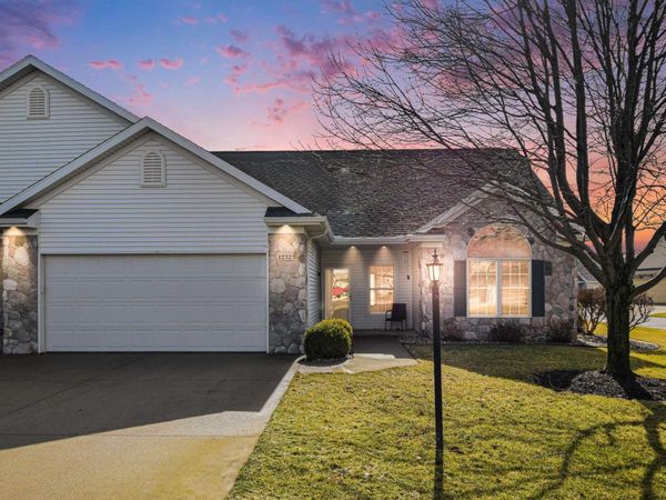 1232 Park Way, Unit 32, Shipshewana, IN 46565