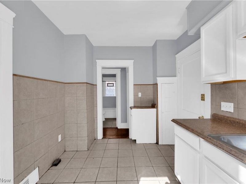 8113 Garfield Boulevard, Unit 1/DN, Cleveland, OH 44125 Photo 13