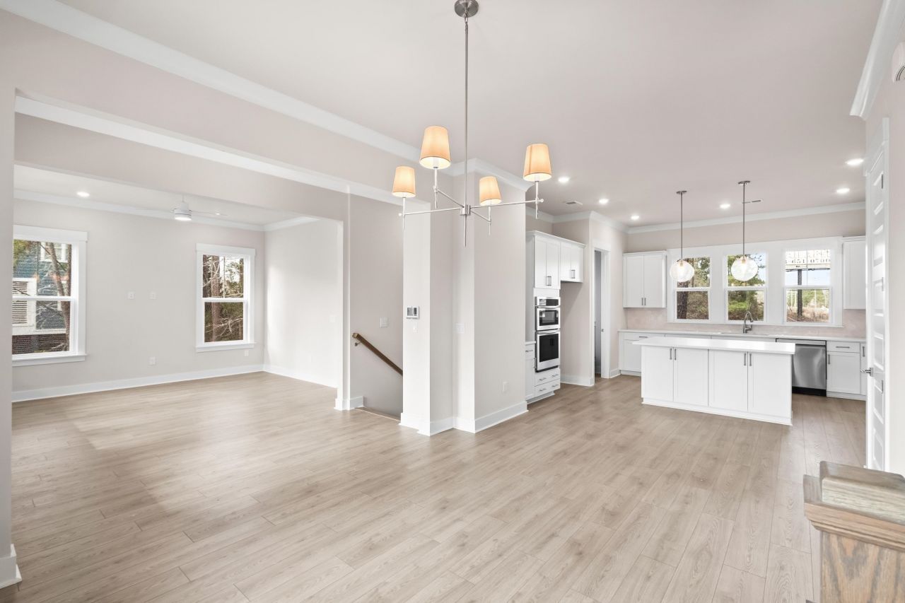 319 Crossing Ct. Photo 11