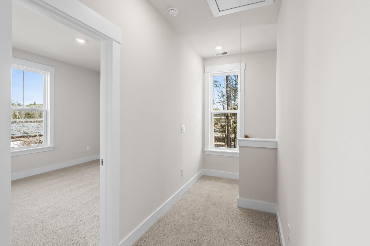 319 Crossing Ct. Photo 23