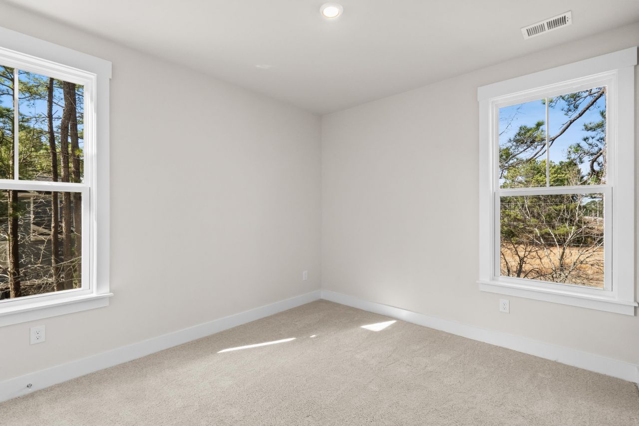 319 Crossing Ct. Photo 26